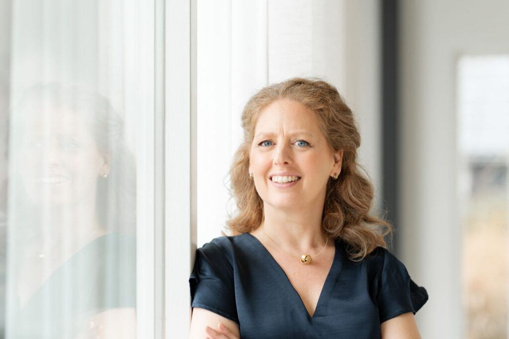 Barbara Moerkerk-Edens. Transitiestrateeg. Ik breng vastgelopen maatschappelijke opgaven weer in beweging.